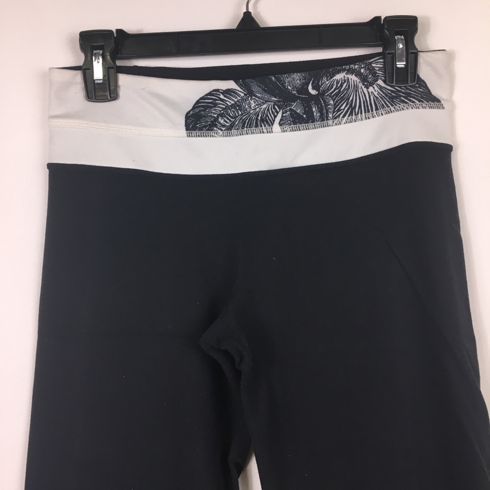 Lululemon black yoga pants - Picture 2 of 8